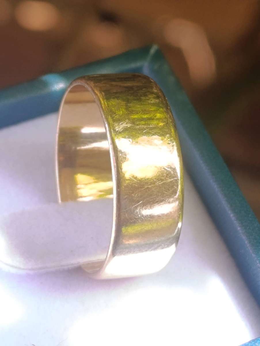 Estate 9ct Gold 7MM Plain Band