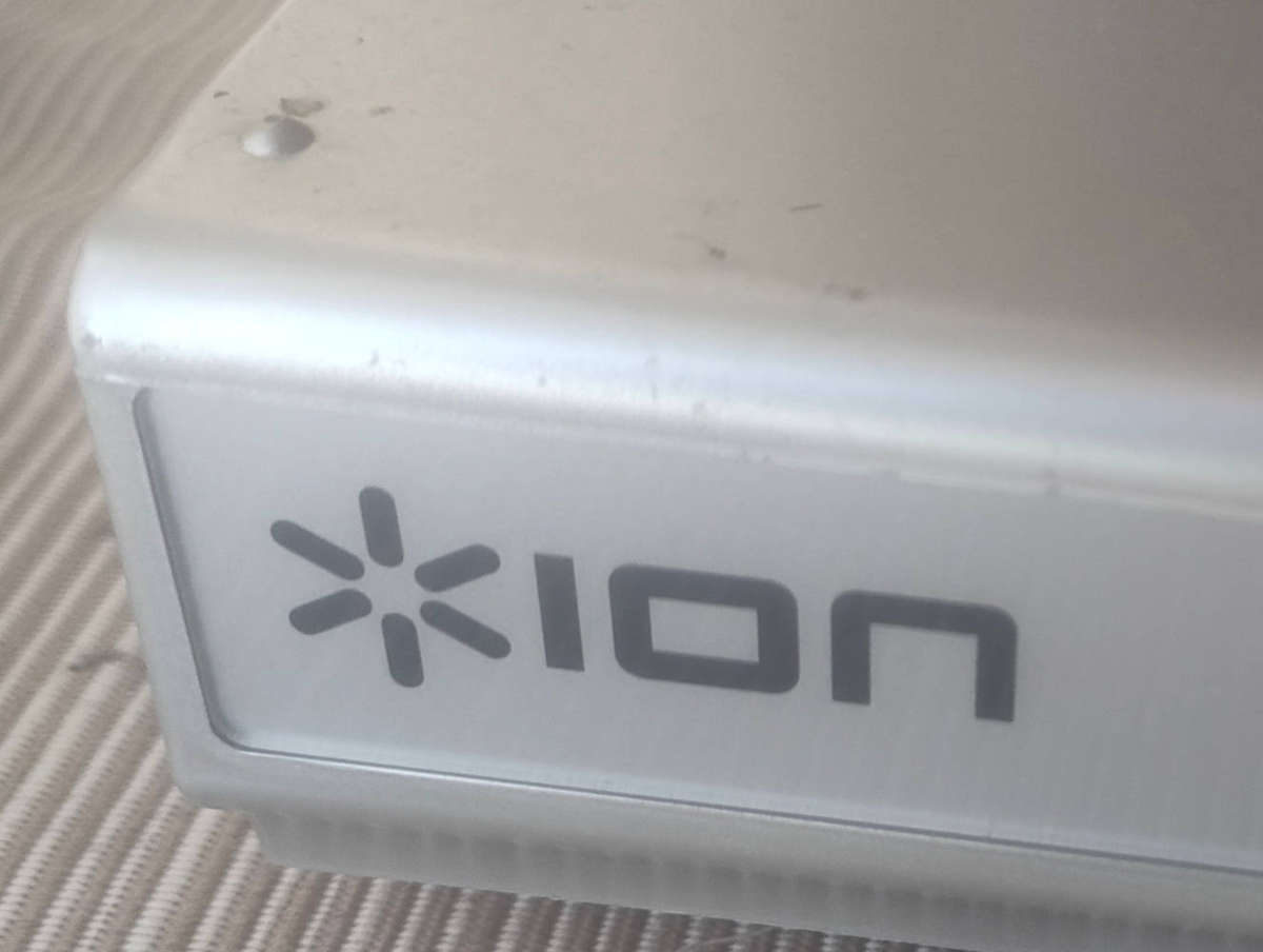 Ion Power Play LP -USB Powered Vinyl - Archiving Turntable