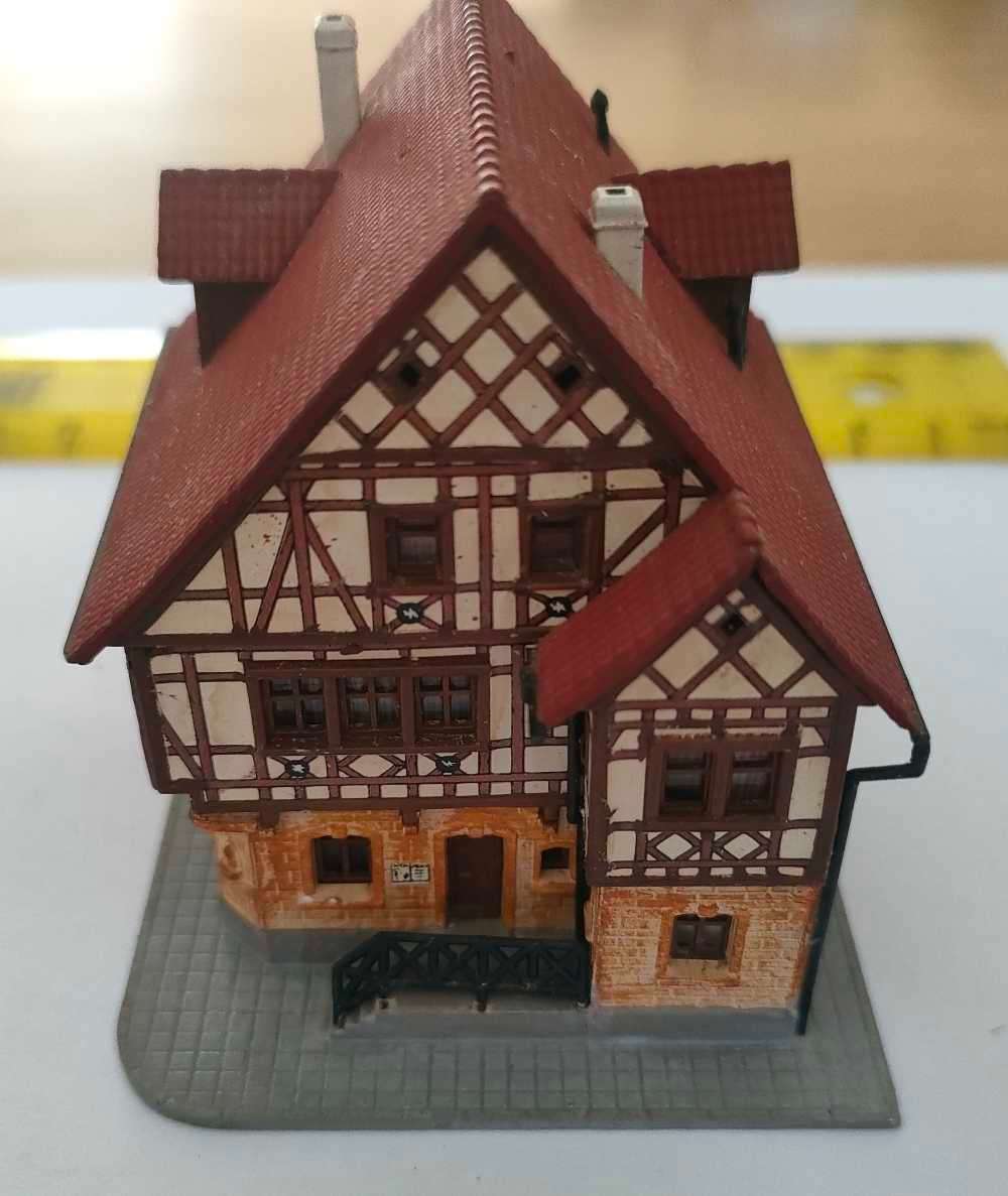 Z Gauge Building