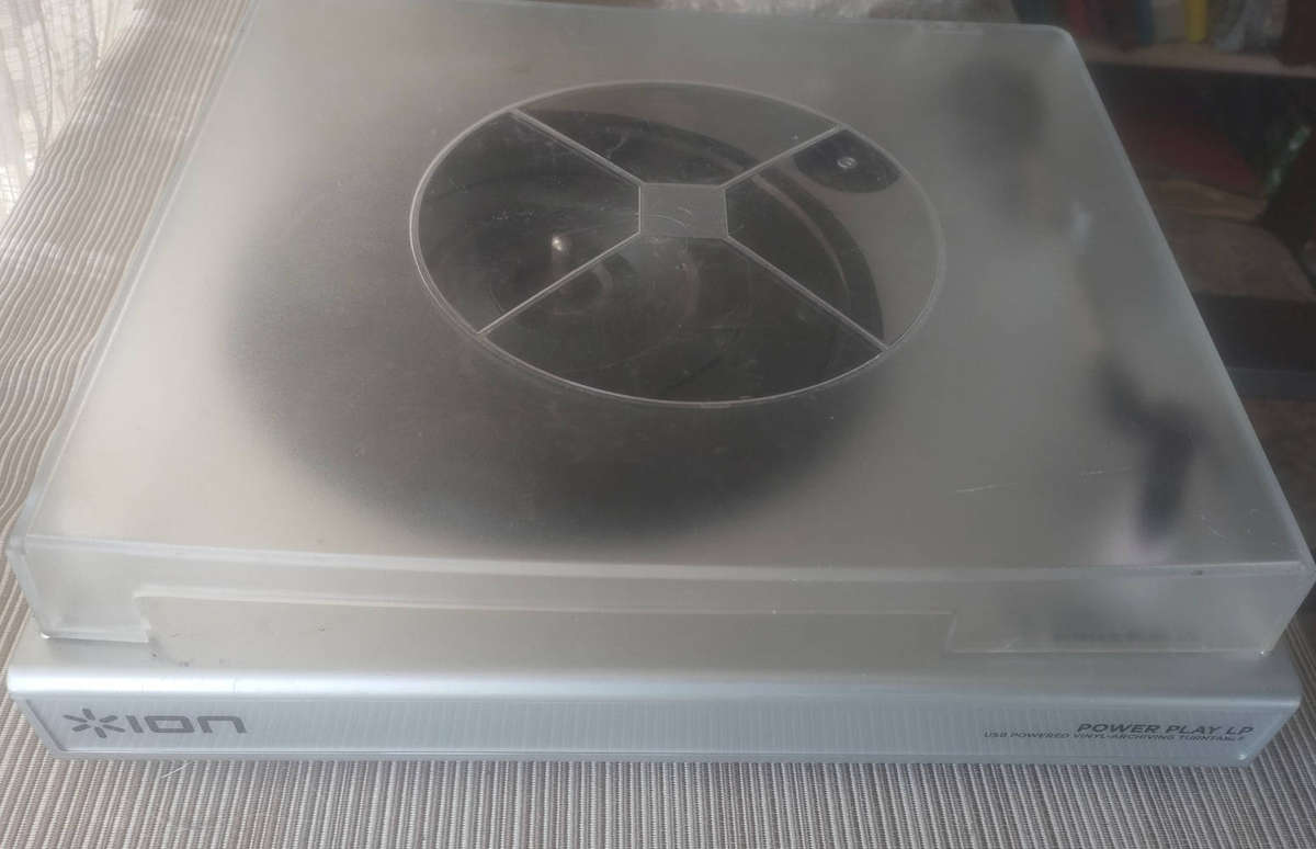 Ion Power Play LP -USB Powered Vinyl - Archiving Turntable