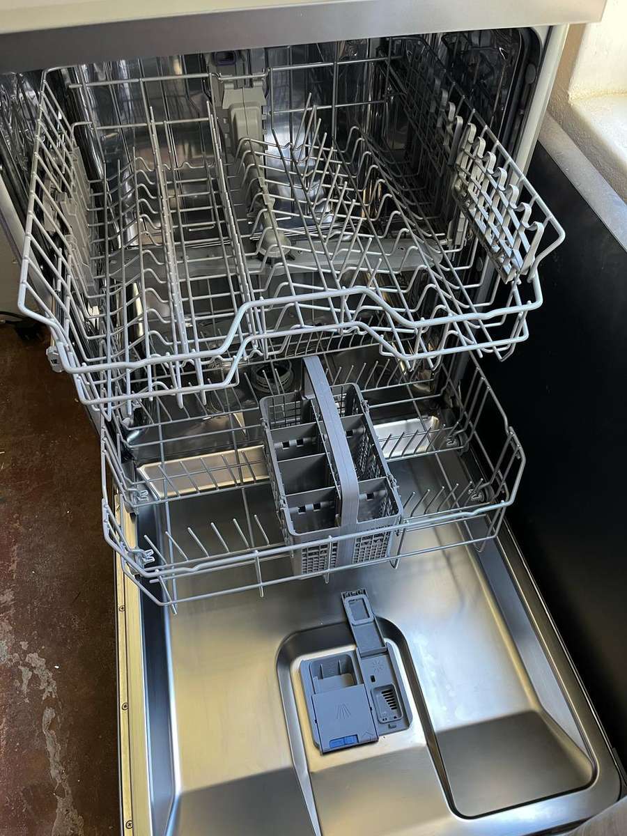 DDW 242: Defy 13 Place Settings - Dishwasher - Manhattan Grey