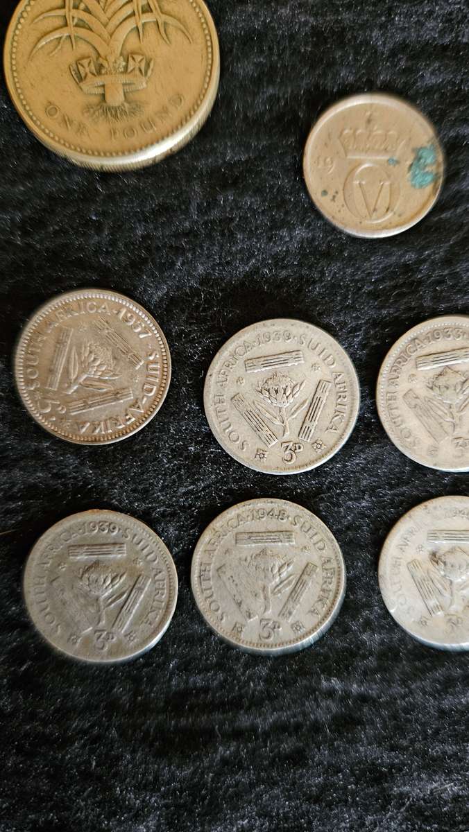 Variety of collectable Items Lot