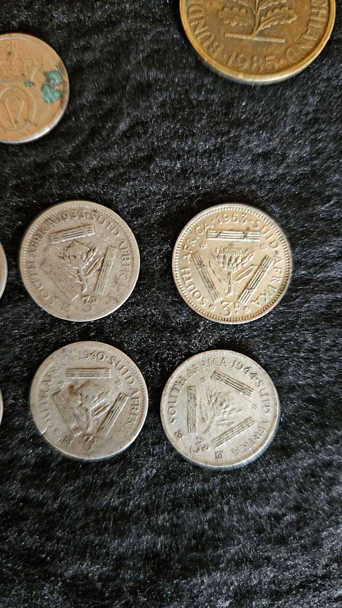 Variety of collectable Items Lot