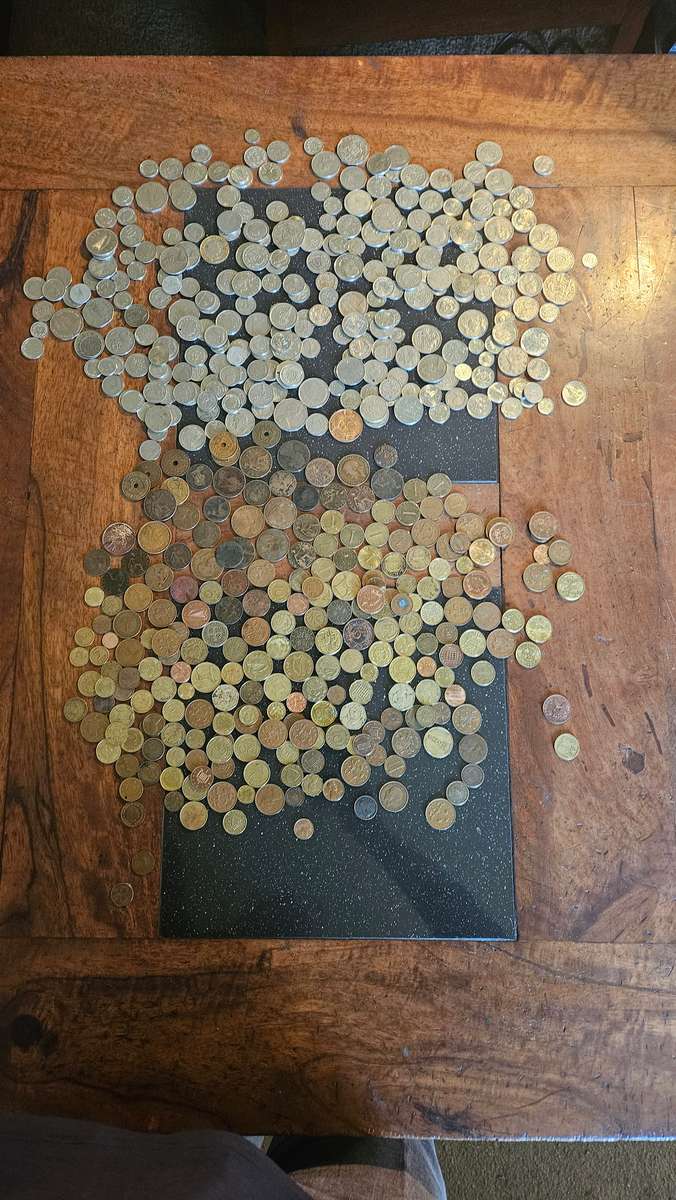 Huge 2.75 Kg International Coins Lot