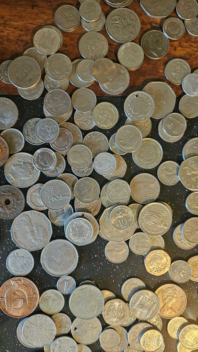 Huge 2.75 Kg International Coins Lot