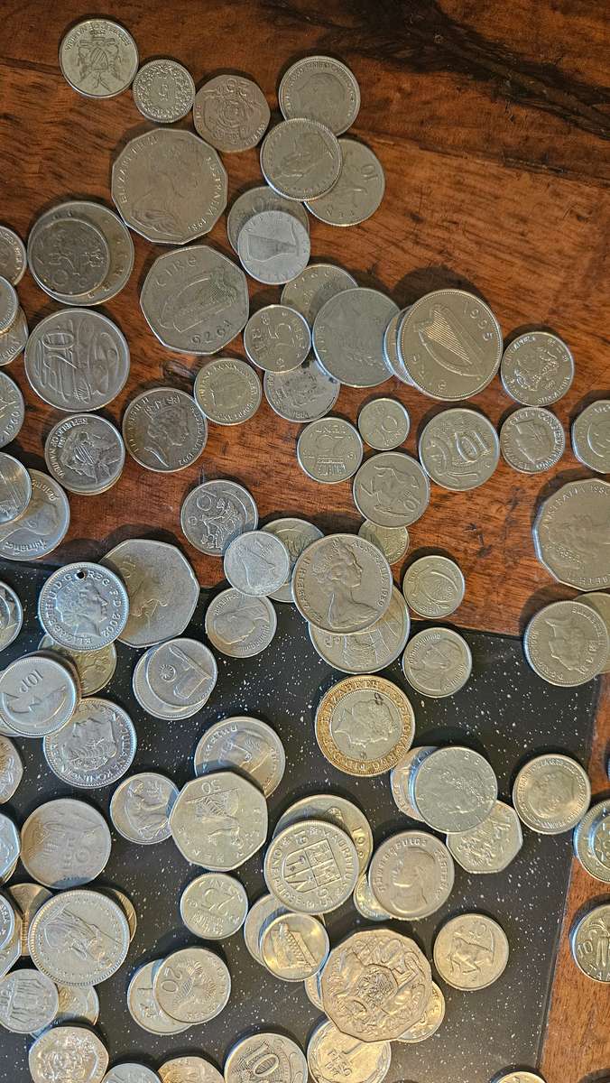 Huge 2.75 Kg International Coins Lot