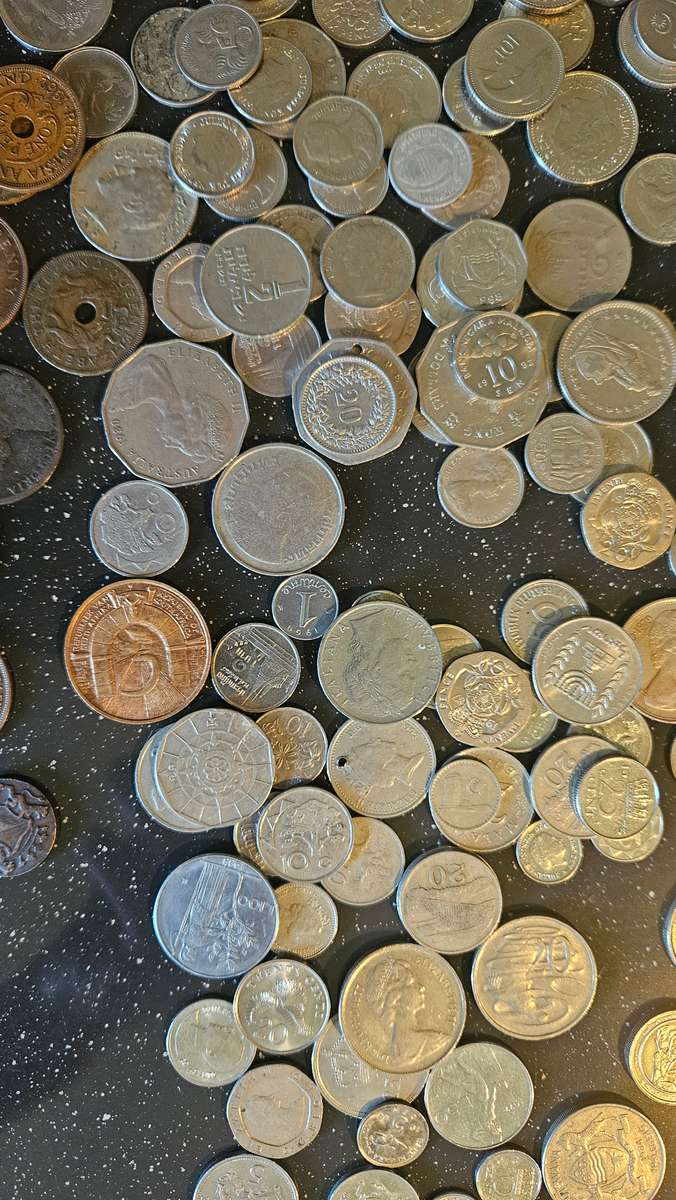 Huge 2.75 Kg International Coins Lot