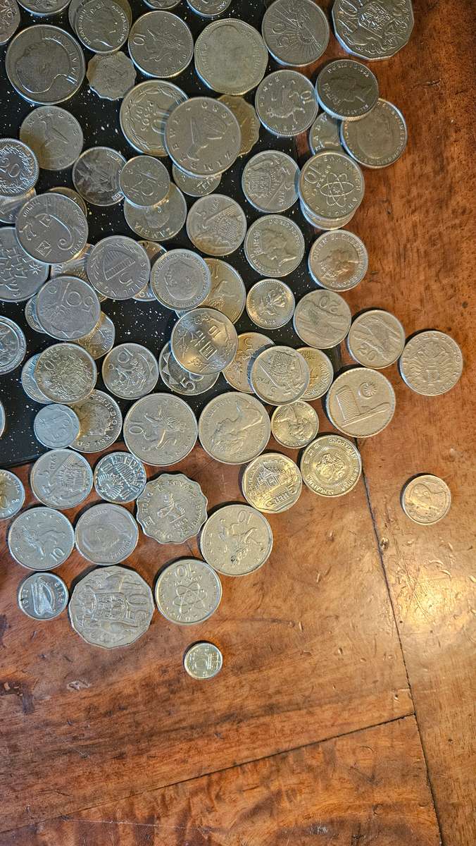 Huge 2.75 Kg International Coins Lot