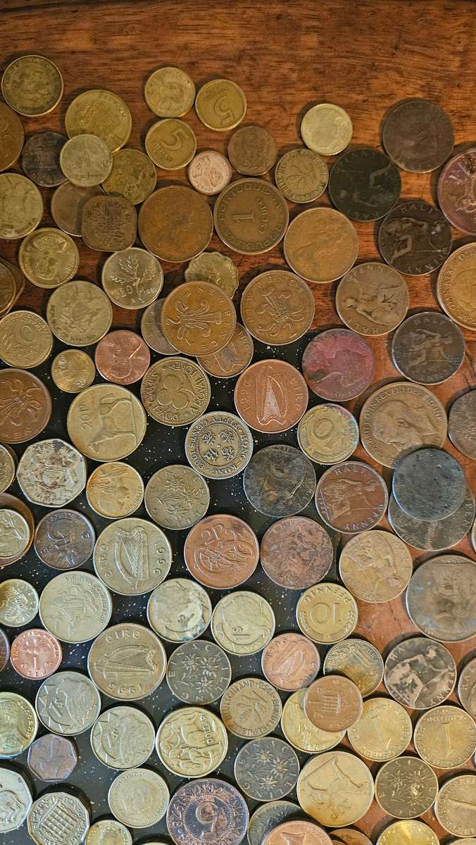 Huge 2.75 Kg International Coins Lot