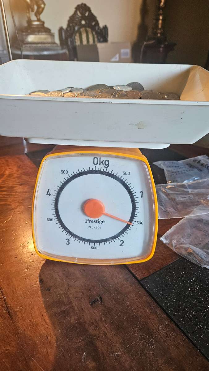 Huge 2.75 Kg International Coins Lot