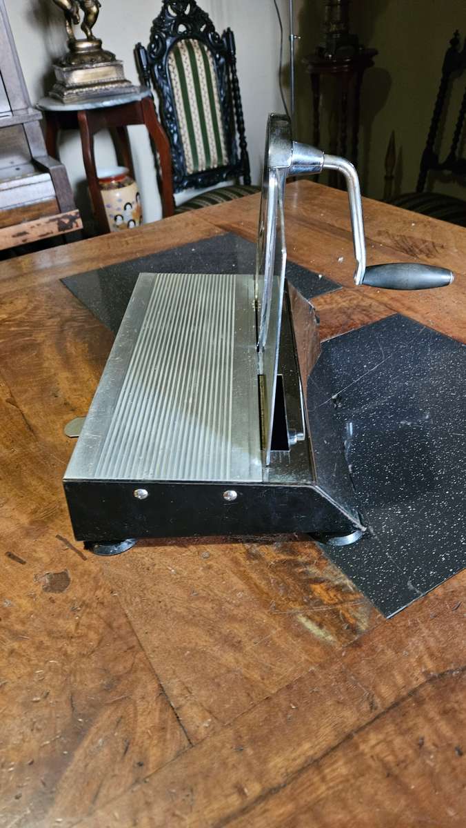 Pineware Meat Slicer