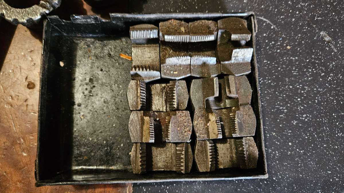 "RESERVED FOR TAAIBRAH"   Little Giant Pipe Threading Tool Kit. Made in USA