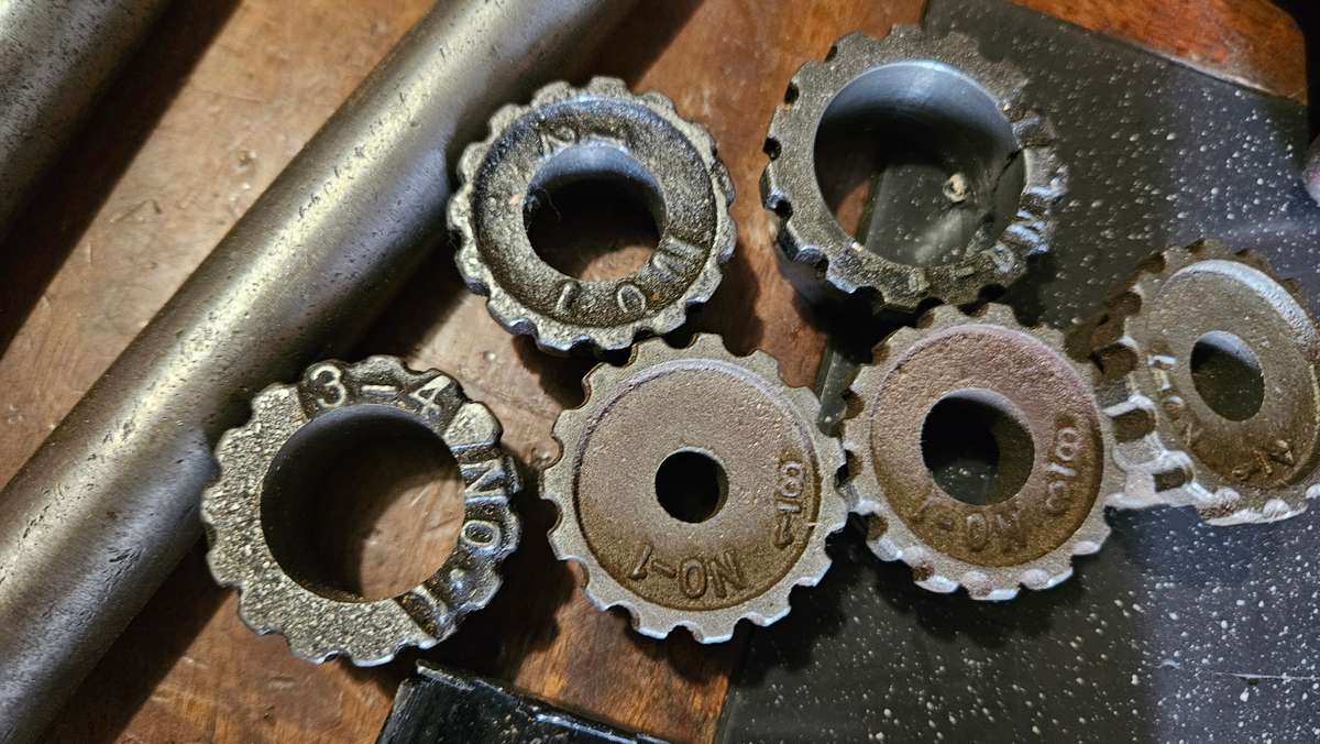 "RESERVED FOR TAAIBRAH"   Little Giant Pipe Threading Tool Kit. Made in USA