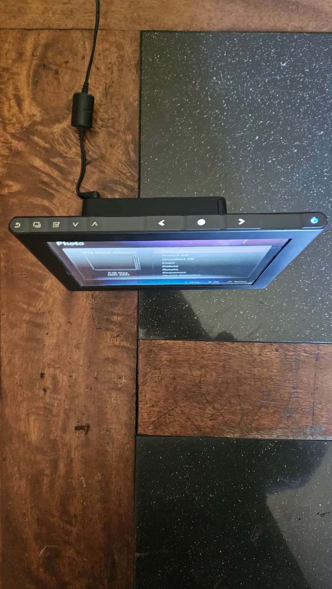 LG Digital Photo Display Unit. Model F8012N