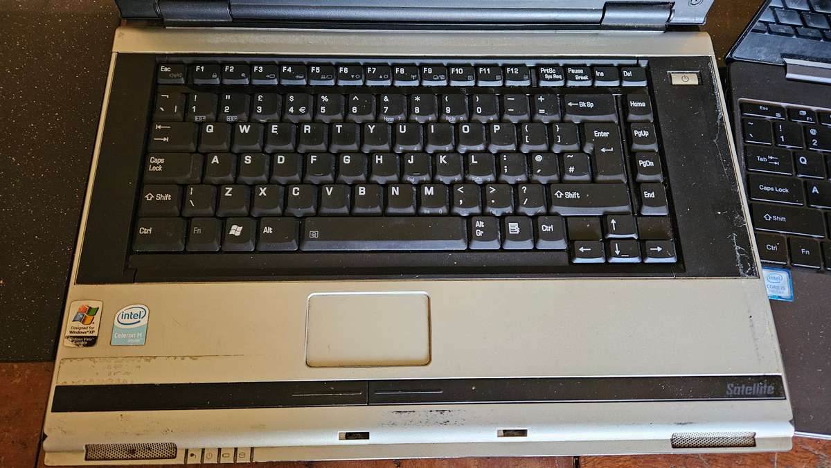 Toshiba & Chuwi Laptops