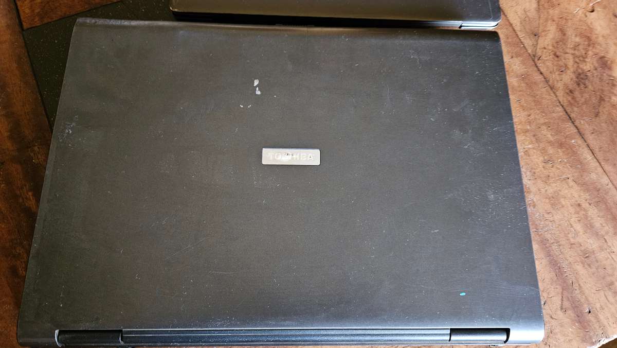 Toshiba & Chuwi Laptops