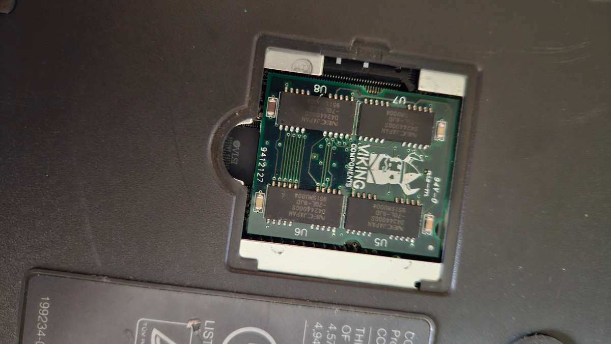 Two Compaq Contura Arero 4/33 C Laptops