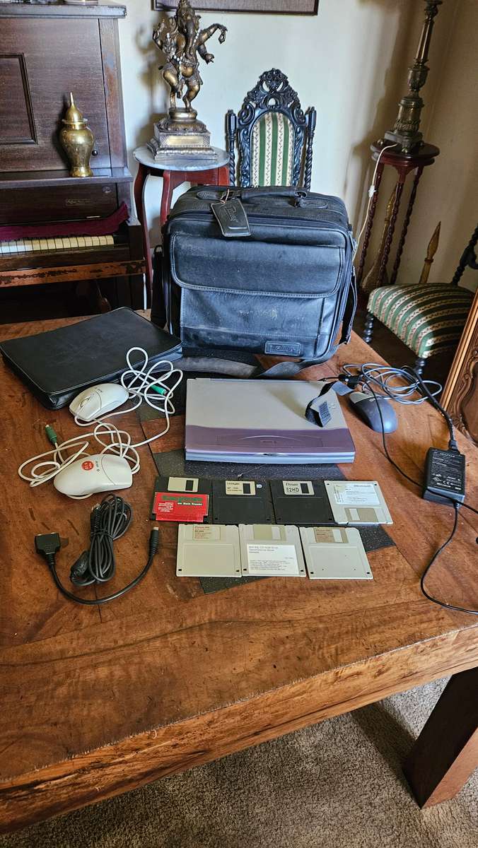 Acer Travel-Mate Model 340