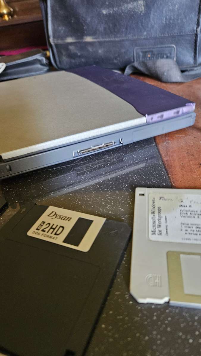 Acer Travel-Mate Model 340