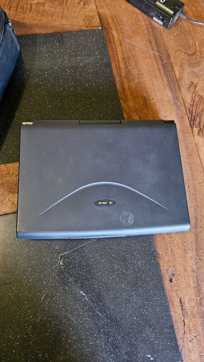 Acer Extensa Model 355