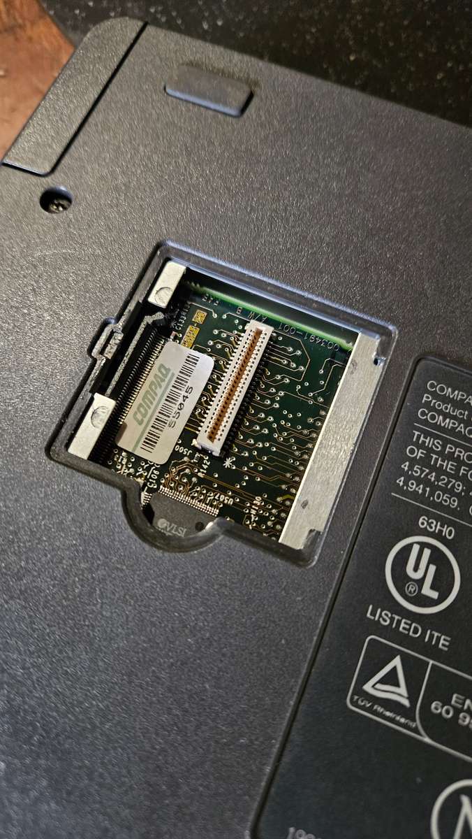 Compaq Contura 4/33C Series 2830A