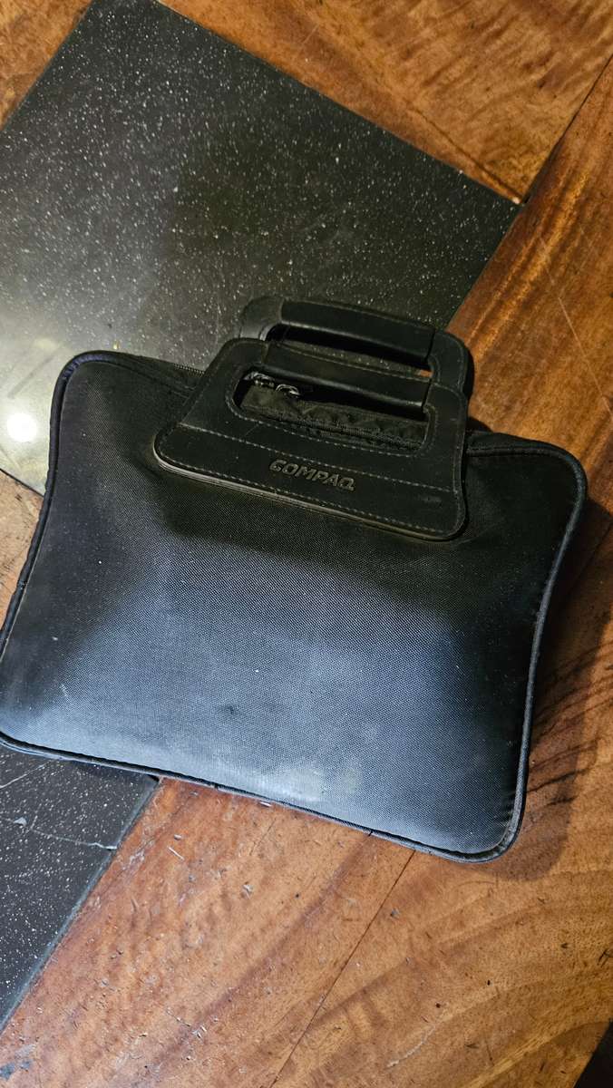 Compaq Contura 4/33C Series 2830A