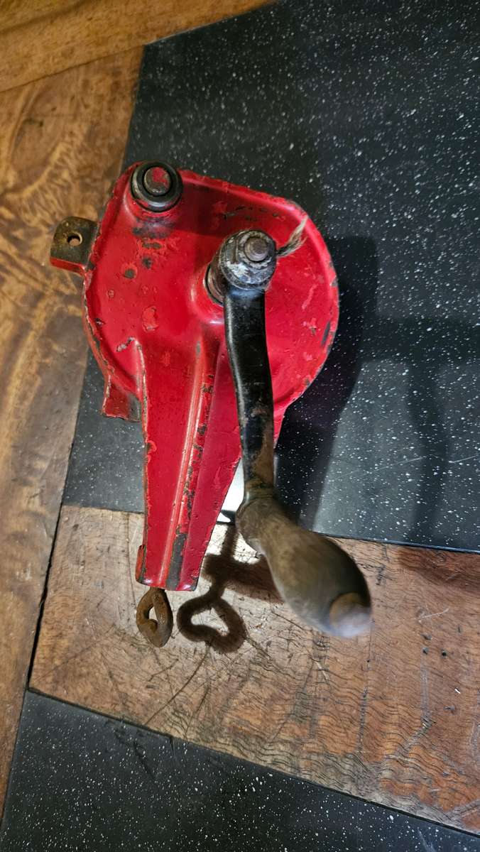 Manual Bench Grinder/ Wire Twister