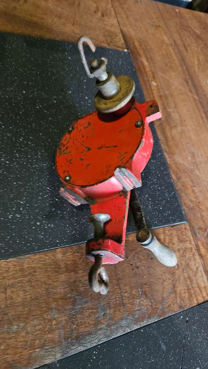 Manual Bench Grinder/ Wire Twister