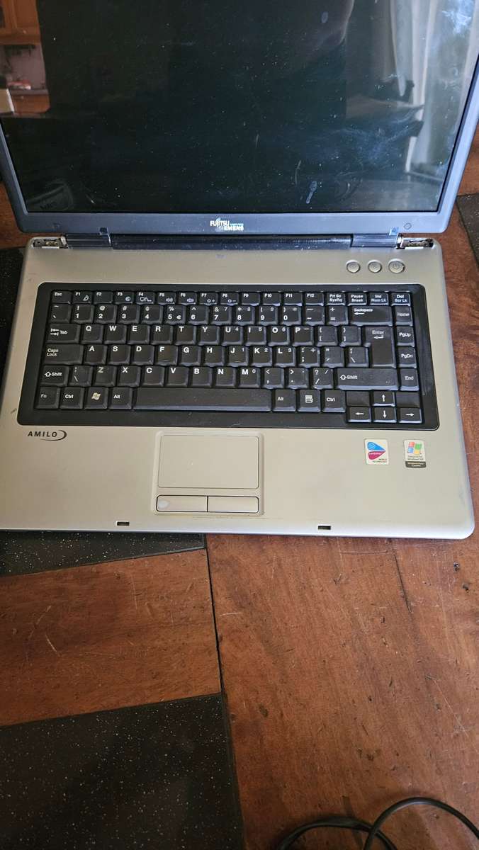 Fujitsu Siemens AMILO Laptop Model M1450 G