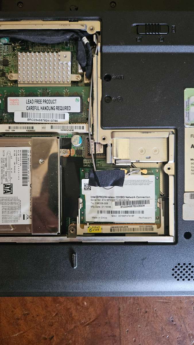 Fujitsu Siemens AMILO Laptop Model M1450 G