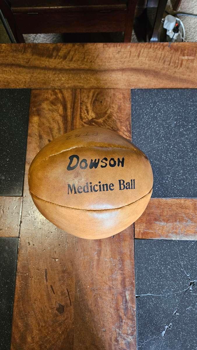 Vintage Dowson Leather 5kg Medicine Ball