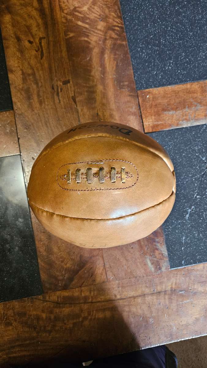 Vintage Dowson Leather 5kg Medicine Ball