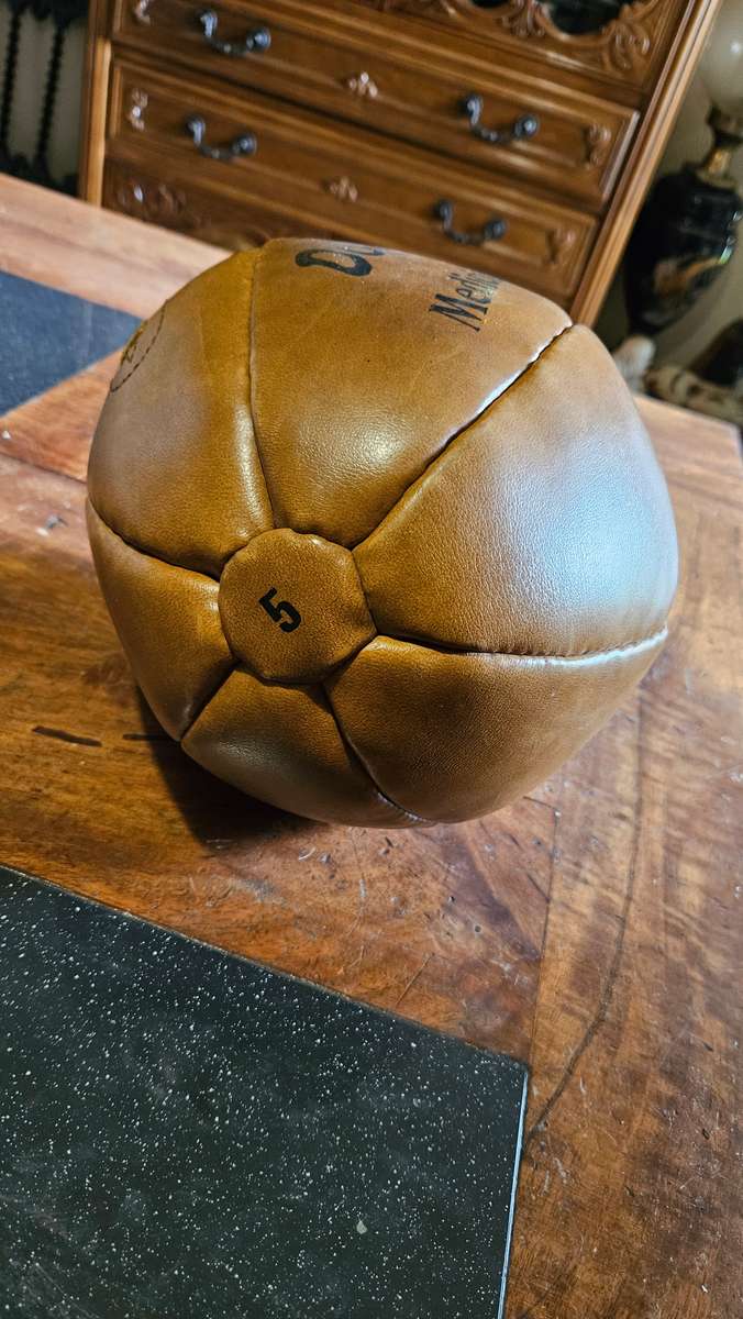 Vintage Dowson Leather 5kg Medicine Ball
