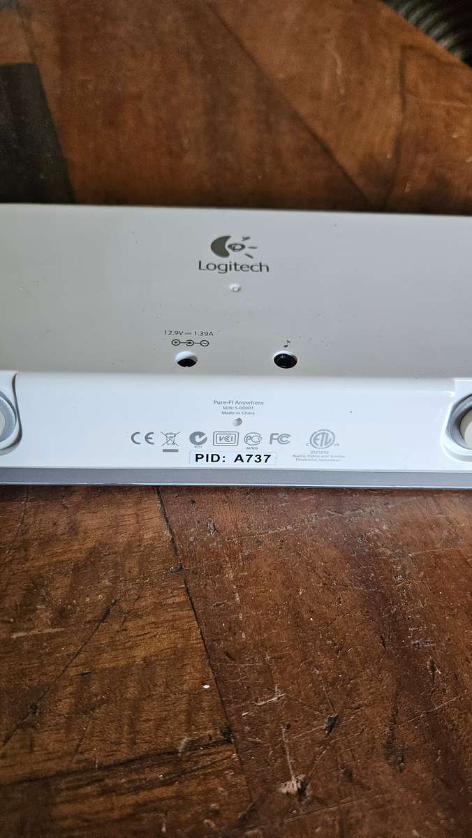 Logitech PID: A737 iPod& iPhone Docking Station