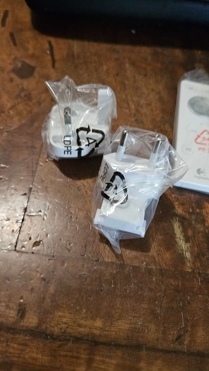 Logitech PID: A737 iPod& iPhone Docking Station