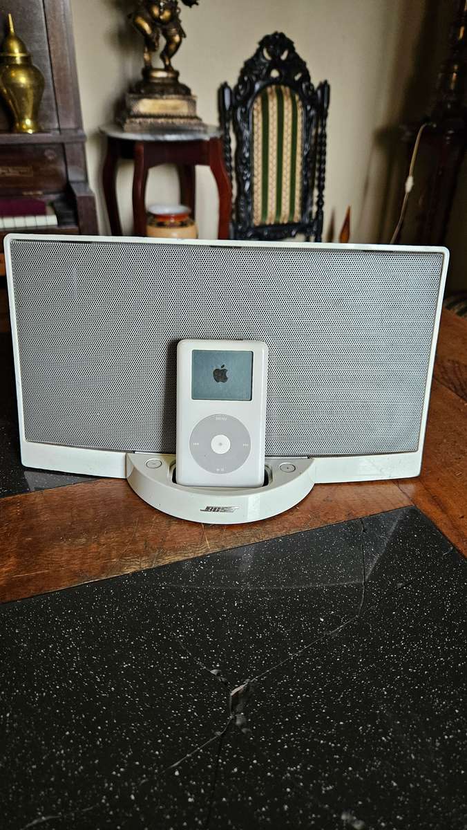 Bose sound Dock Plus Apple iPod 30GB