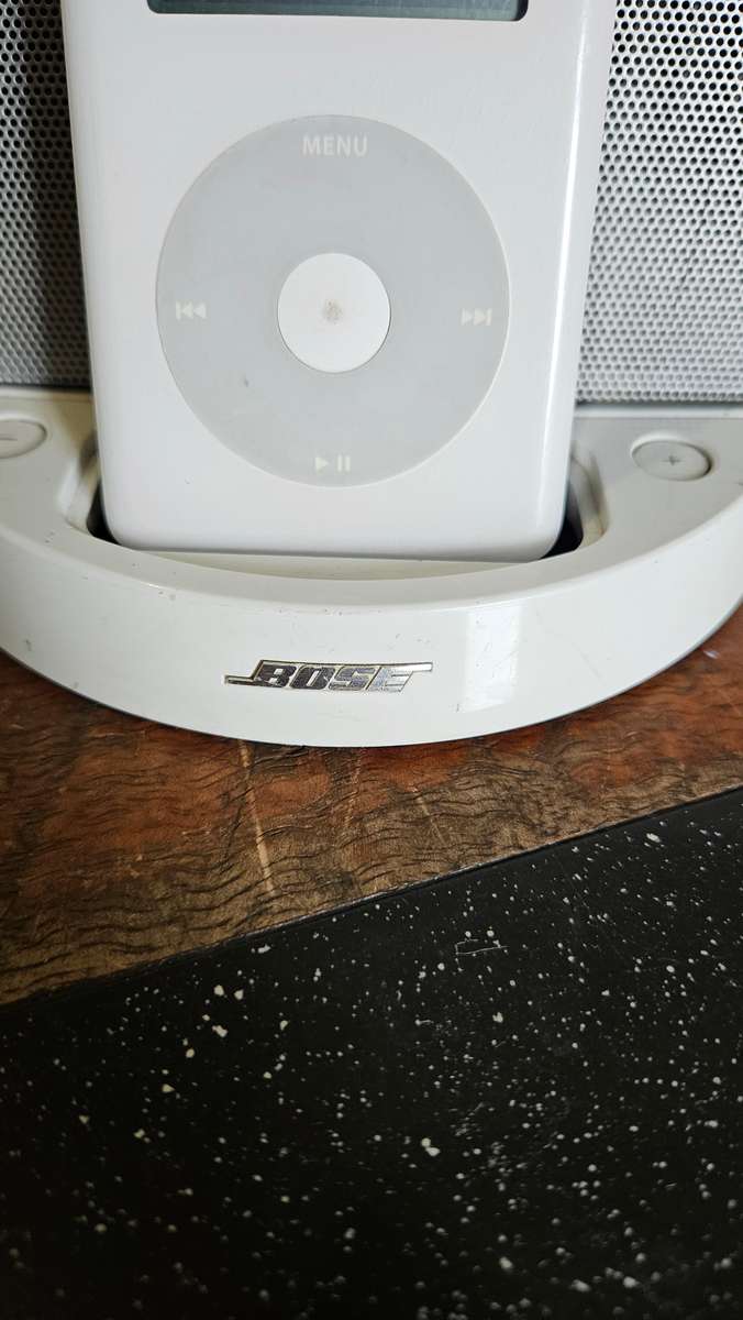 Bose sound Dock Plus Apple iPod 30GB