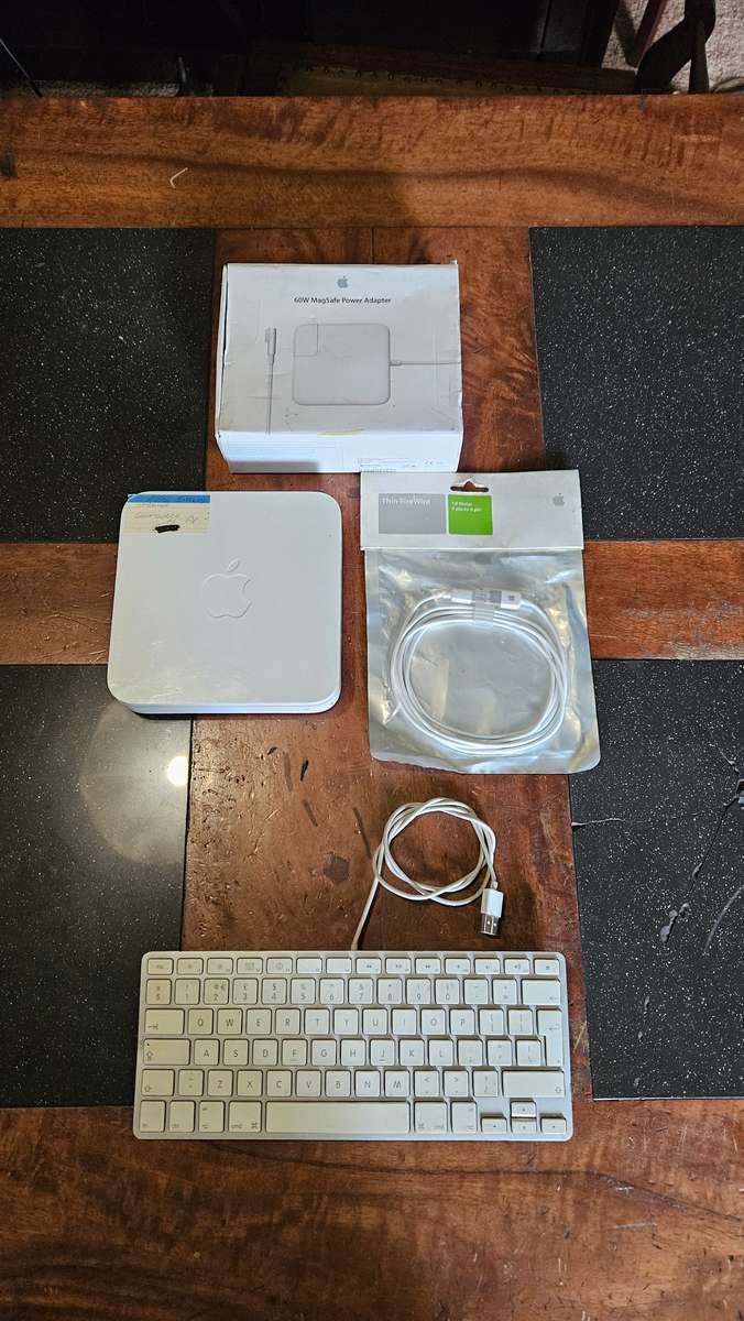 Apple Items Lot