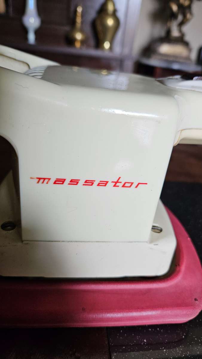 Brilliant Massator Heavy Duty Massager Plus Extras