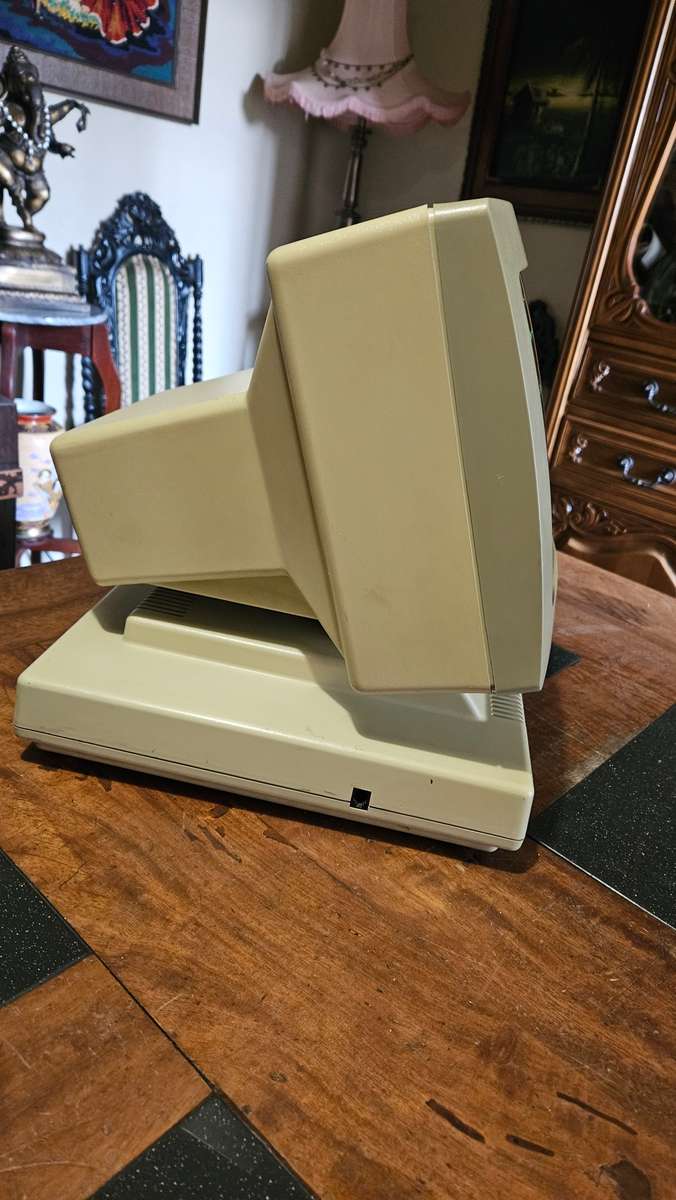 Vintage Olivetti W685 Model 220