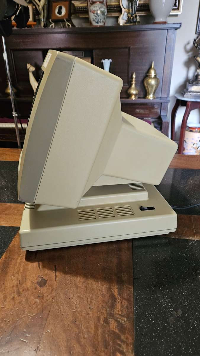 Vintage Olivetti W685 Model 220