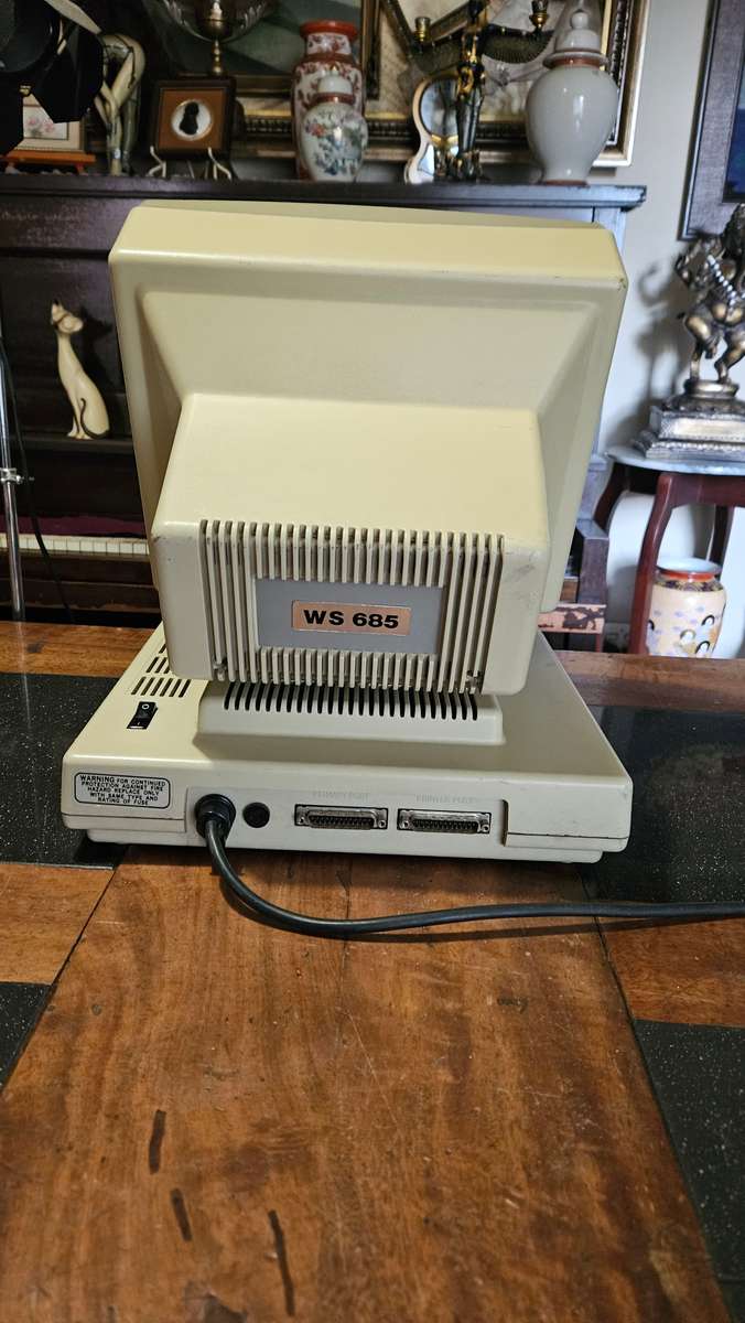 Vintage Olivetti W685 Model 220