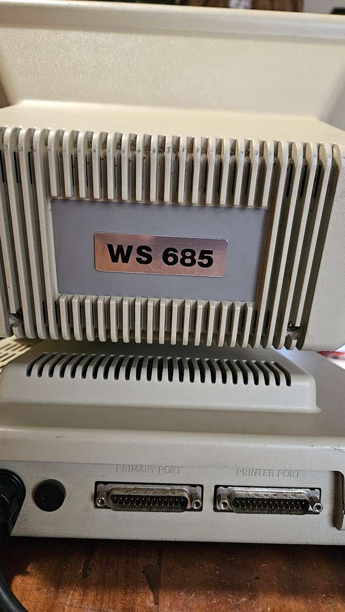 Vintage Olivetti W685 Model 220