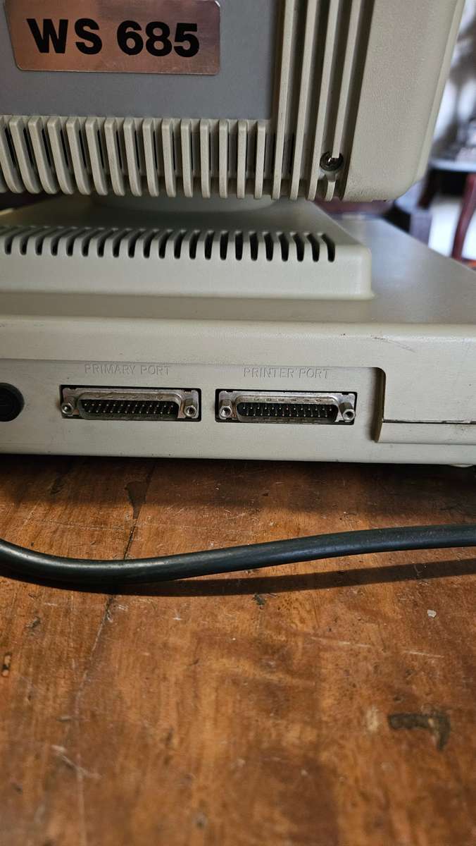 Vintage Olivetti W685 Model 220