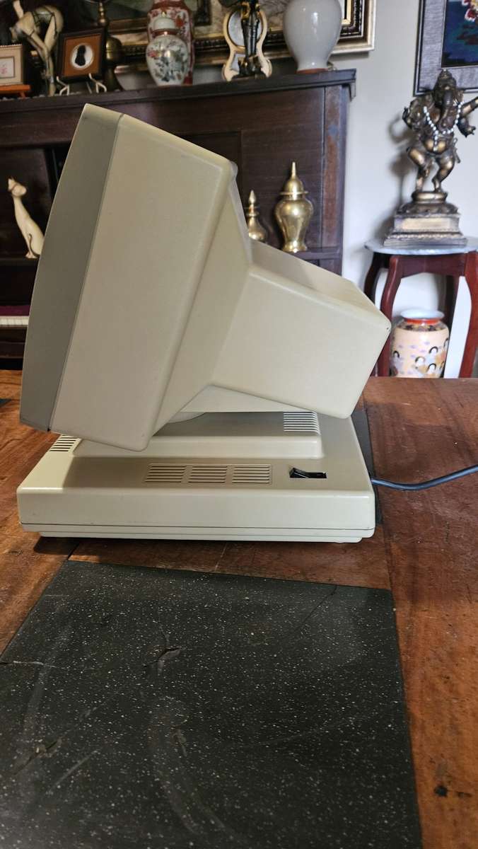 Vintage Olivetti W685 Model 220