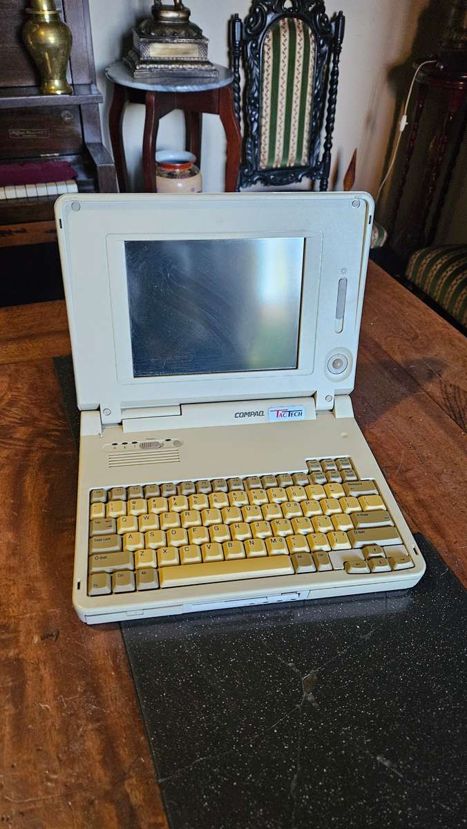 Vintage Compaq Lite Elite Laptop 4/40 CK