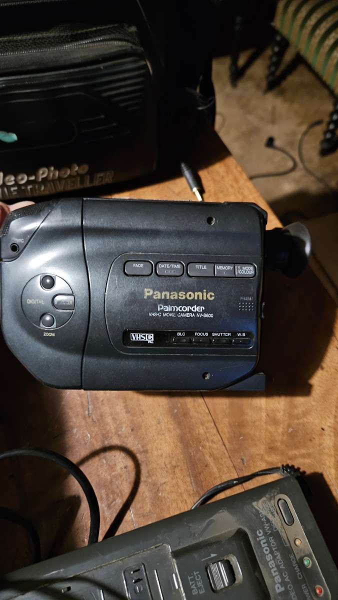 Working & Non-Working Video Recorders Lot plus Accessories