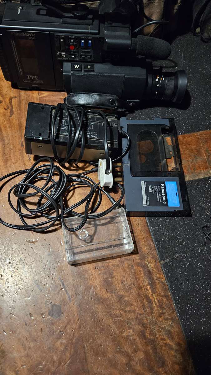 Working & Non-Working Video Recorders Lot plus Accessories