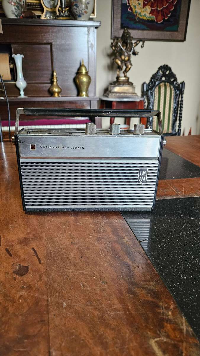 Vintage Panasonic Solid State Radio