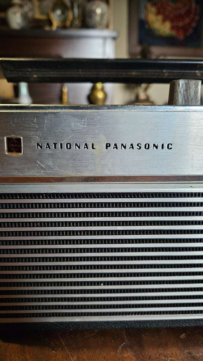 Vintage Panasonic Solid State Radio